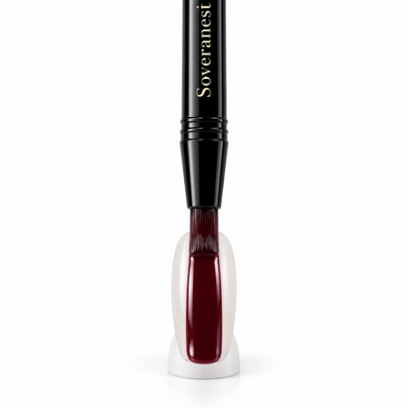 Stylo vernis gel Soveranest bordeaux — application dans la longueur sur faux ongle